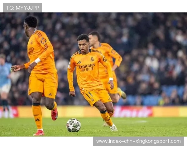 极致射门的启示：皇马罗德里戈禁区上方推射皮球旋入死角的力量