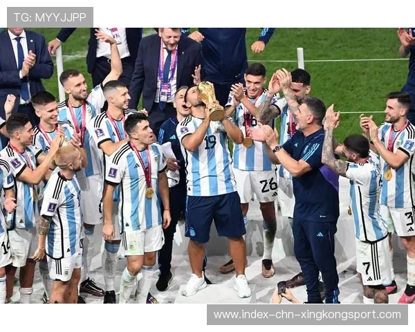 梅西助力阿根廷冲击第二座大力神杯，世界杯之路再度启航